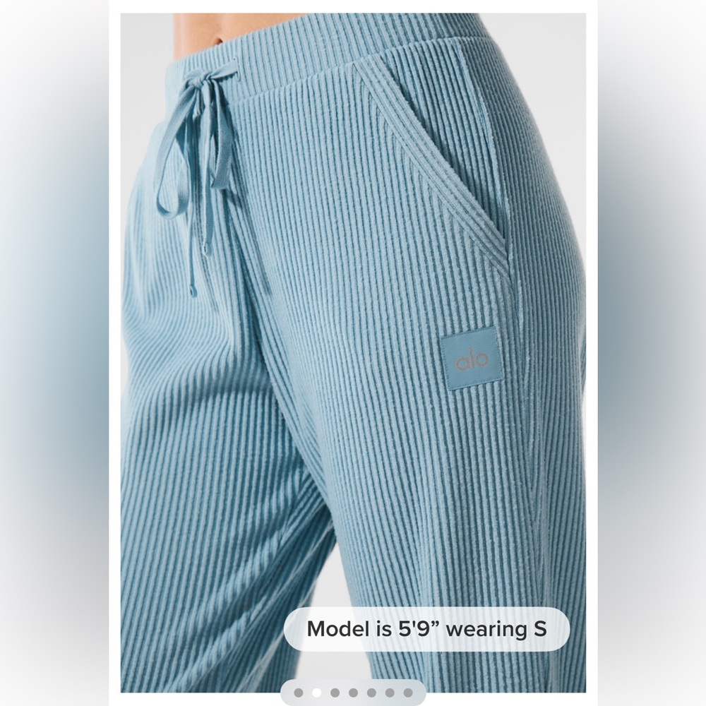 ALO Yoga Muse Sweatpants-NWT!! - Picture 10 of 10